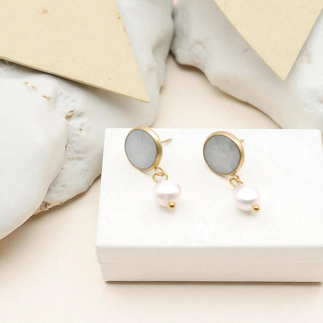 Pearl Charm Studs - Ohrstecker