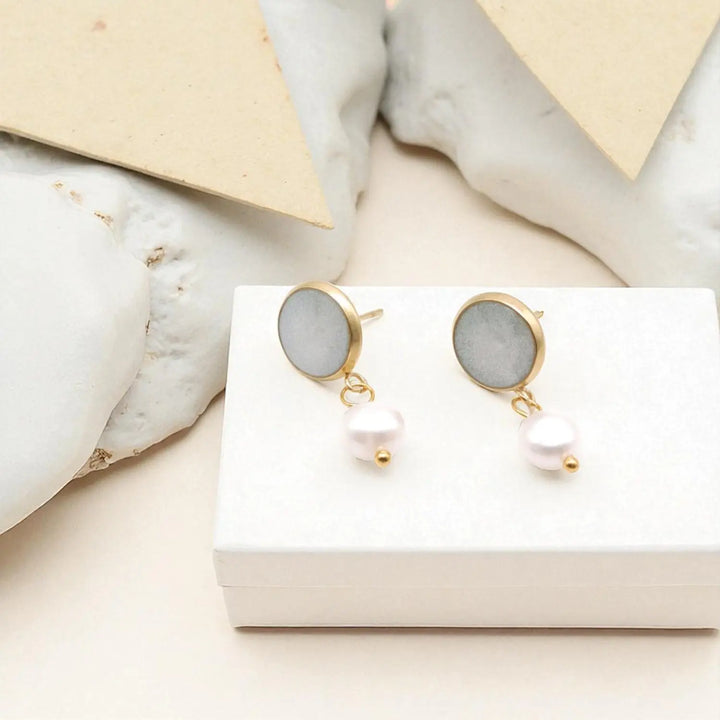 Pearl Charm Studs - Ohrstecker