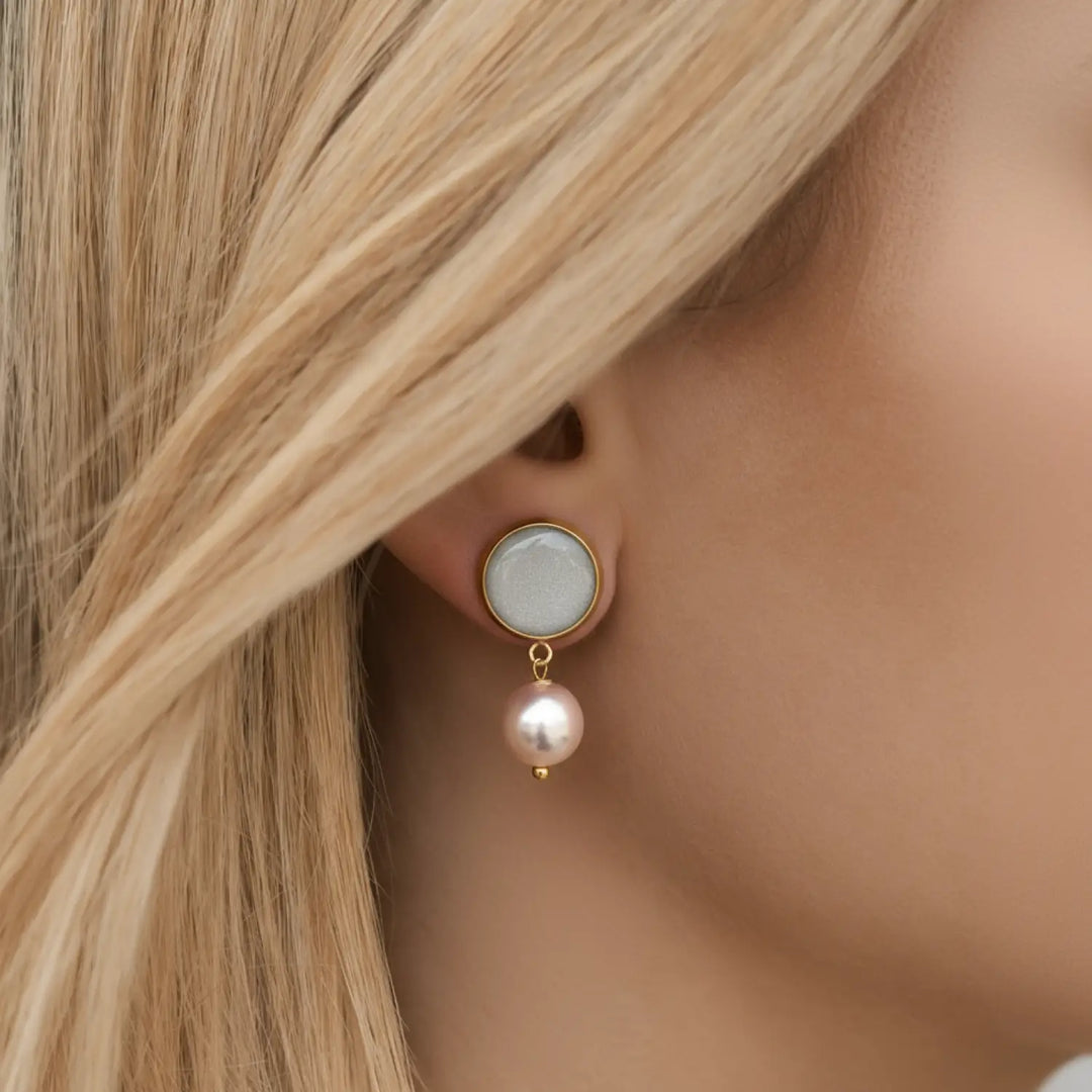 Pearl Charm Studs - Ohrstecker