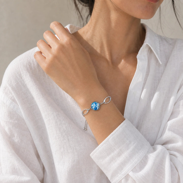 Blue and White Delight von SOLEA - Modelbild