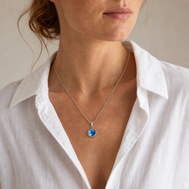 Blue and White Delight von SOLEA - Modelbild