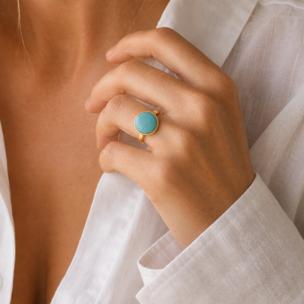 Blue Crest Ring von SOLEA - Modelbild