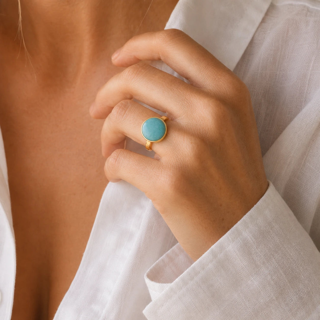 Blue Crest Ring von SOLEA - Modelbild