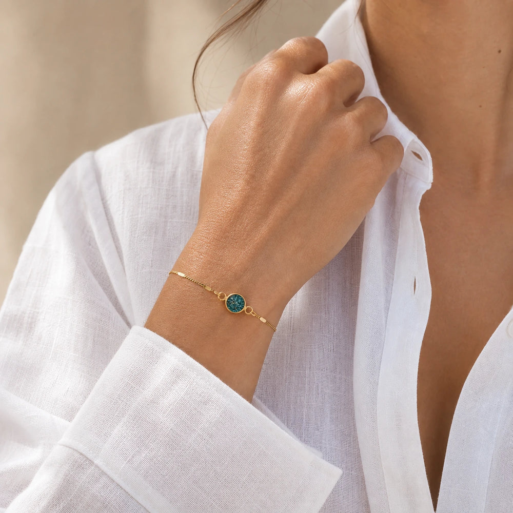 Blue Figaro Charm von SOLEA - Modelbild