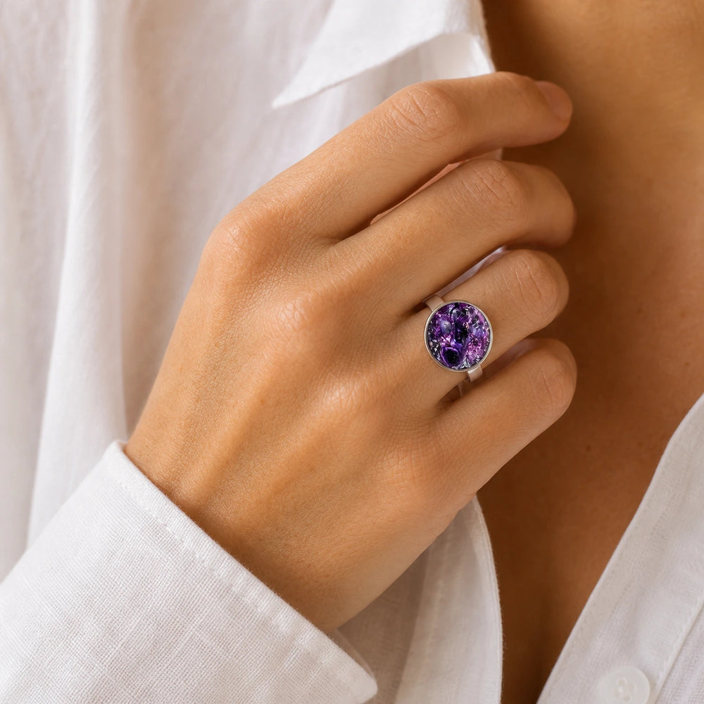 Crystal Amethyst Ring von SOLEA - Modelbild