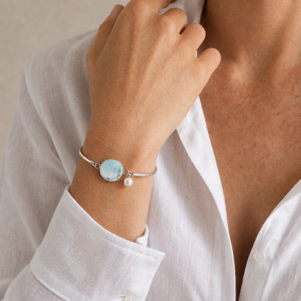 Crystal Reef Cuff von SOLEA - Modelbild