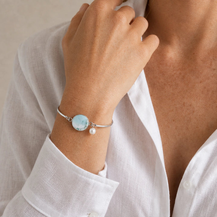 Crystal Reef Cuff von SOLEA - Modelbild