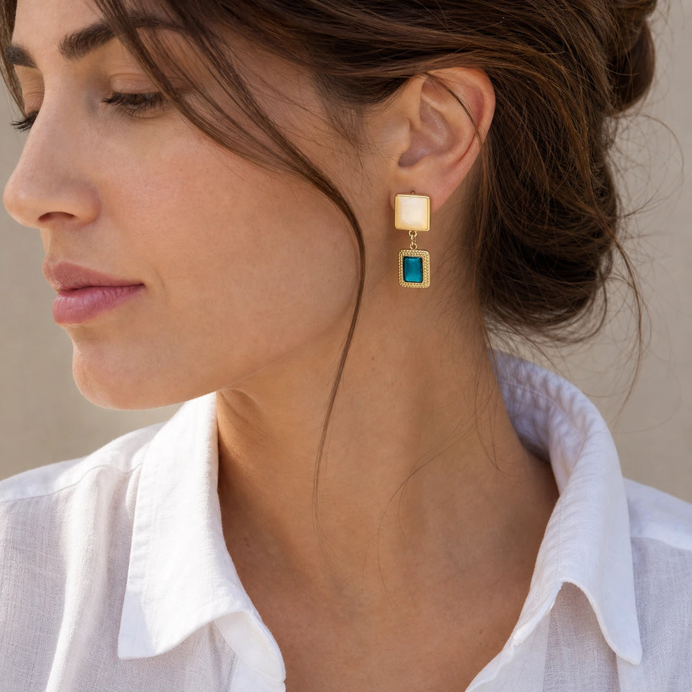 Blue Resin Chic von SOLEA getragen - Ohrringe