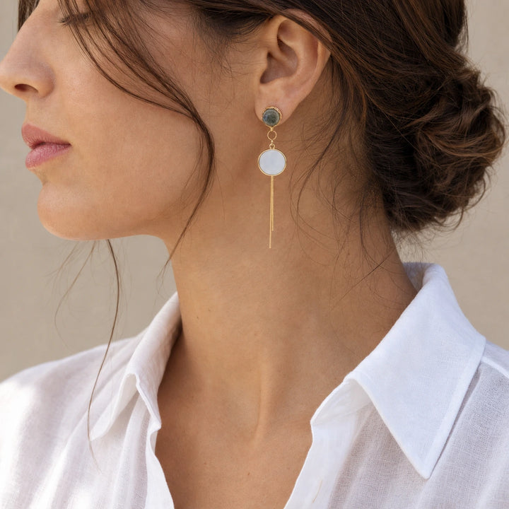 Classic Gemstone von SOLEA getragen - Ohrringe