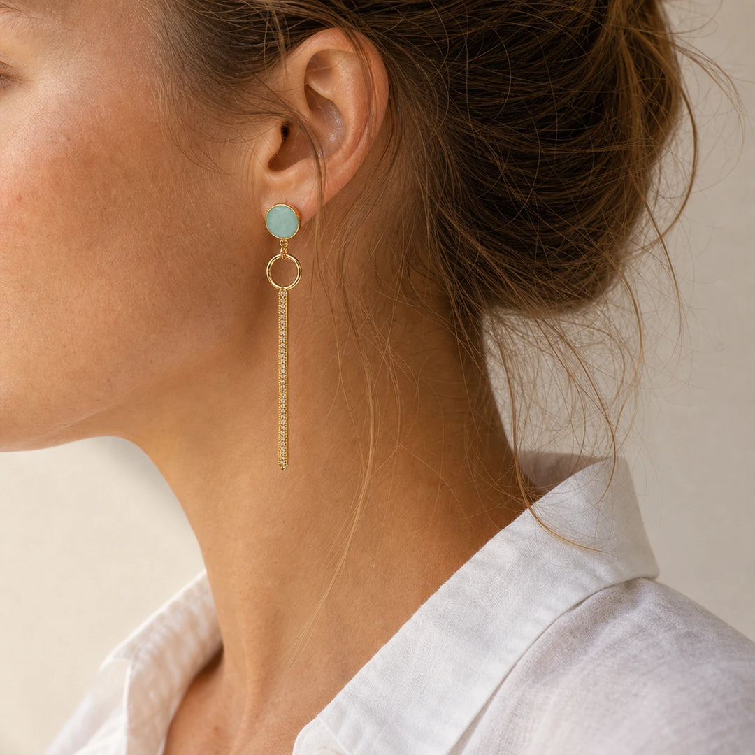 Green Tassel Charm von SOLEA getragen - Ohrringe