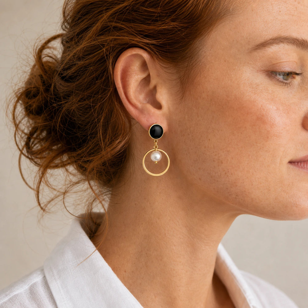 Onyx Gold von SOLEA getragen - Ohrringe