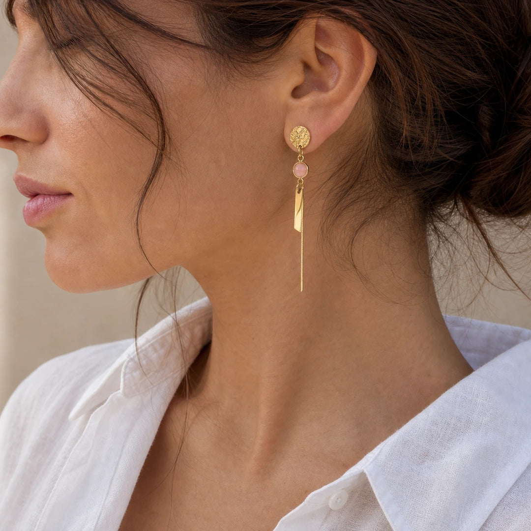 Rosy Quaste Elegance von SOLEA getragen - Ohrringe