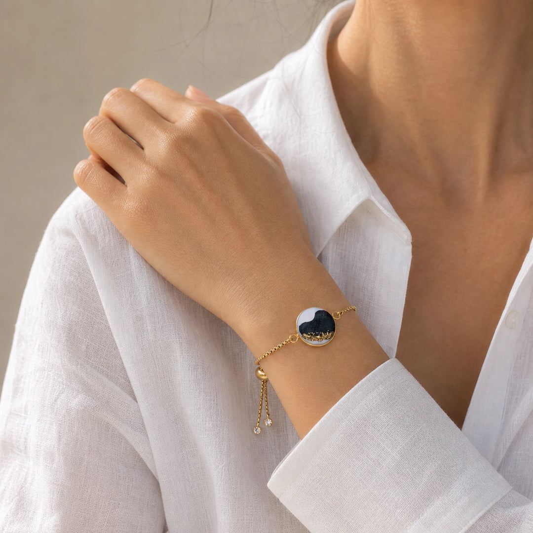 Glittering Glide Bracelet von SOLEA - Modelbild