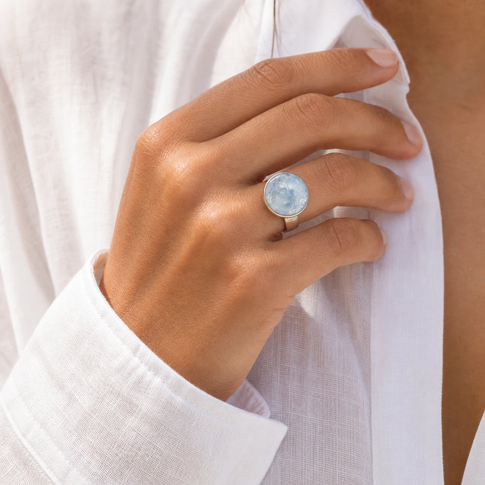Ice Lagoon Ring von SOLEA - Modelbild