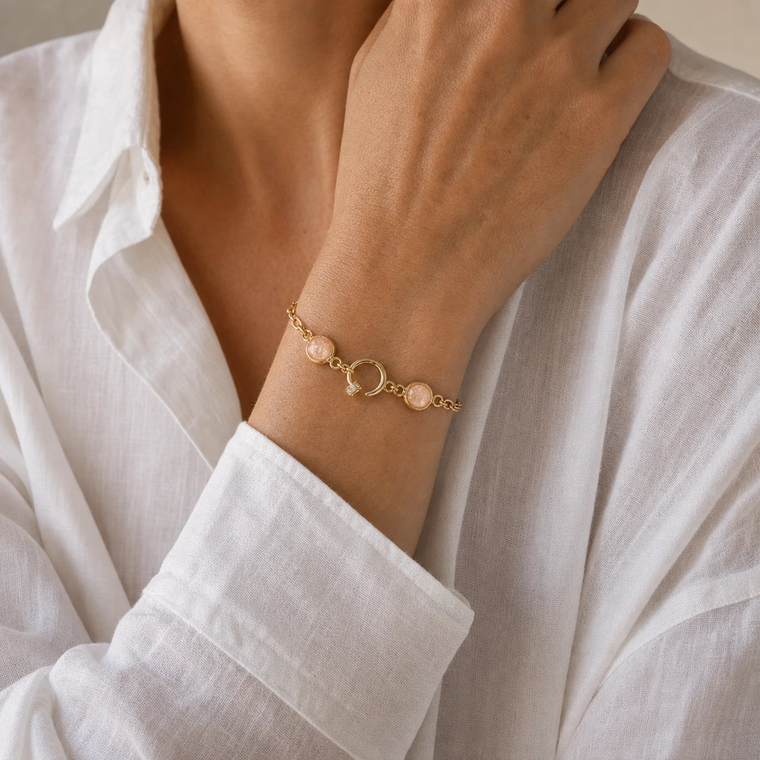 Layered Shine Bracelet von SOLEA - Modelbild