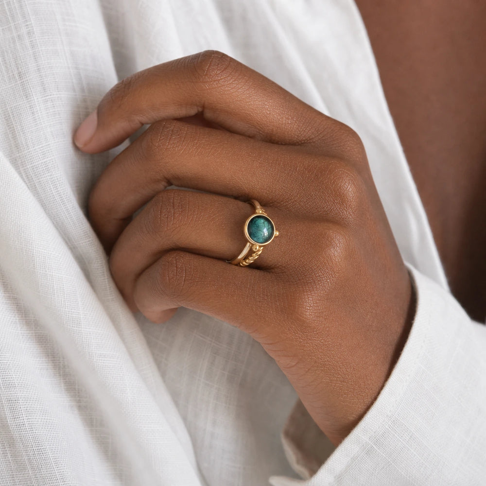 Pearl Medium Ring von SOLEA - Modelbild