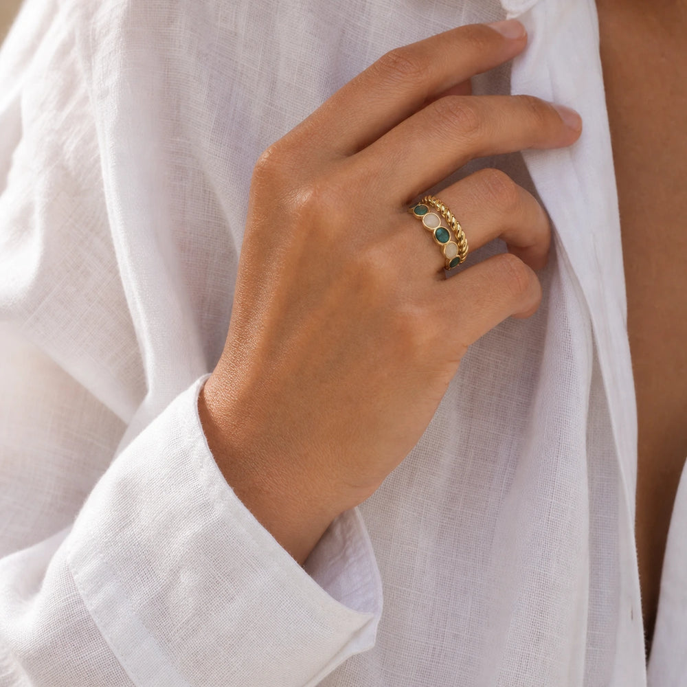 Sand Pearl Ring von SOLEA - Modelbild