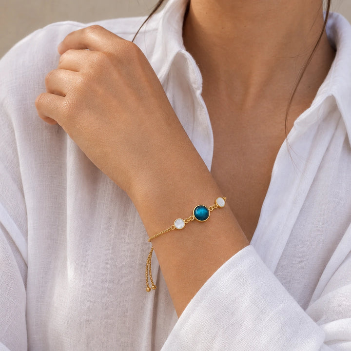 Sapphire Sparkle Chain von SOLEA - Modelbild
