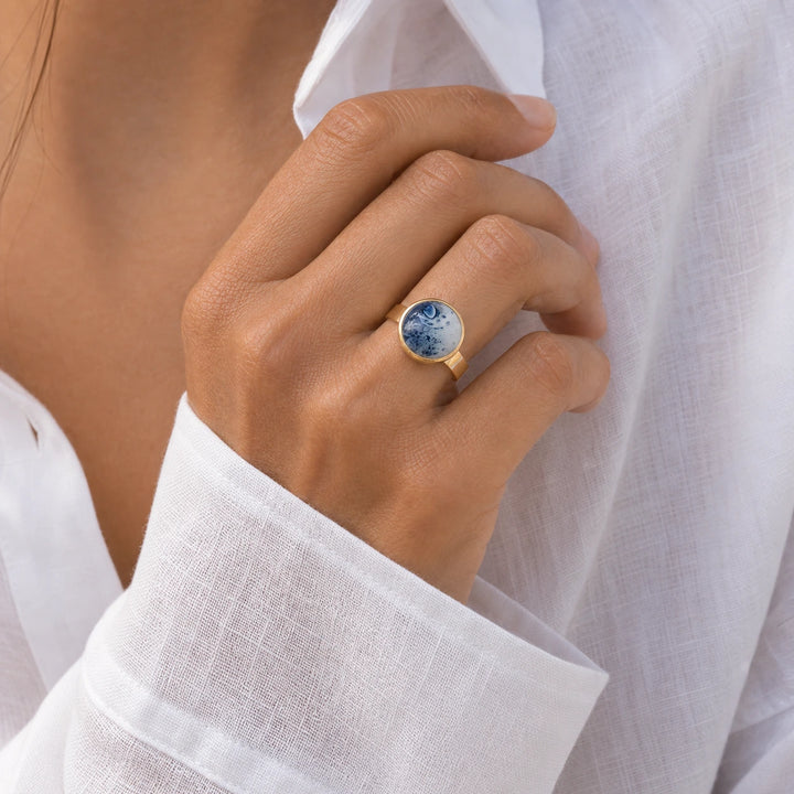 Sky Ivory Ring von SOLEA - Modelbild