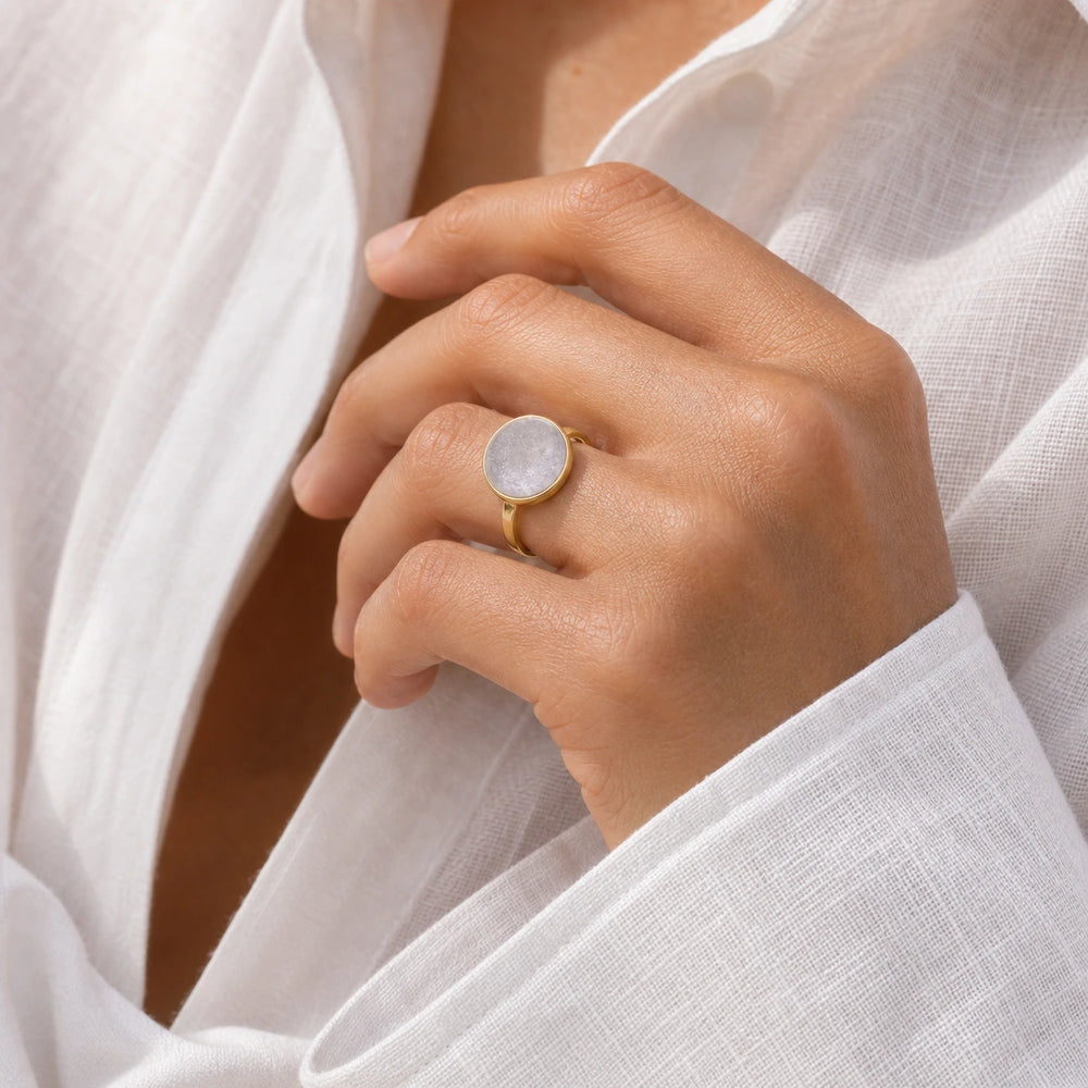 Snow Aura Ring von SOLEA - Modelbild