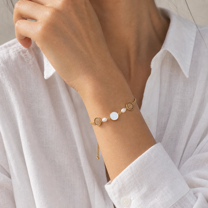 White Gold Glamour von SOLEA - Modelbild